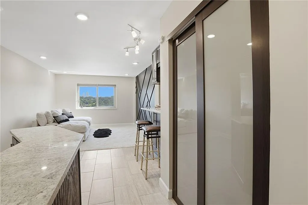 1 bed, 1.0 bath, 703 sqft, $2,000 — Photo 4