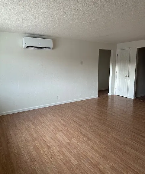 1733 Crater Lake Ave — Photo 3