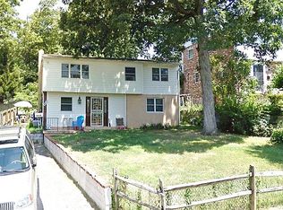 4819 9th St S, Arlington, VA 22204