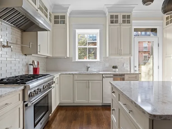 34 Dwight St APT 2, Boston, MA 02118
