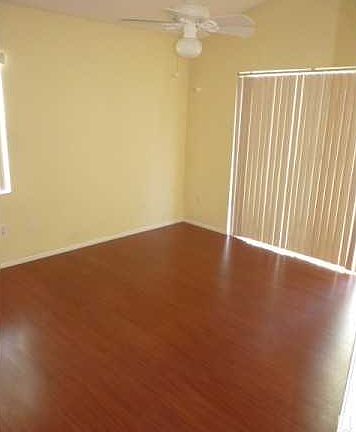 5th image of 569 Southern Charm Dr