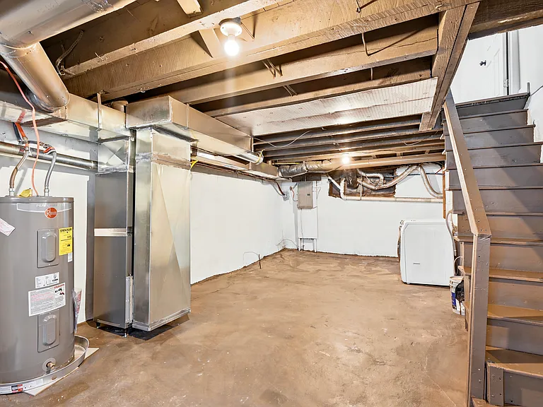 474 E Penn St #1 — Photo 13