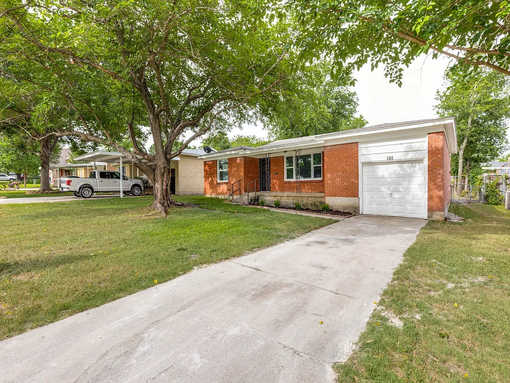 3 bed, 1286 sqft, $1,650 — Photo 2