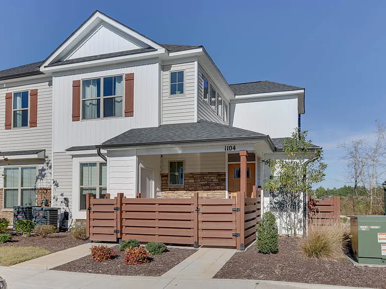 1104 Union Pacific Way — Photo 26