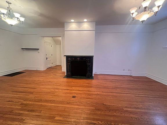 5th image of 317 Henry Ave SE #1