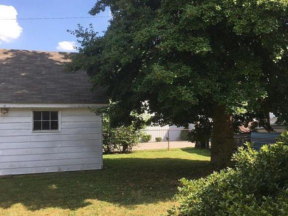 2nd image of 2401 Keswick Blvd