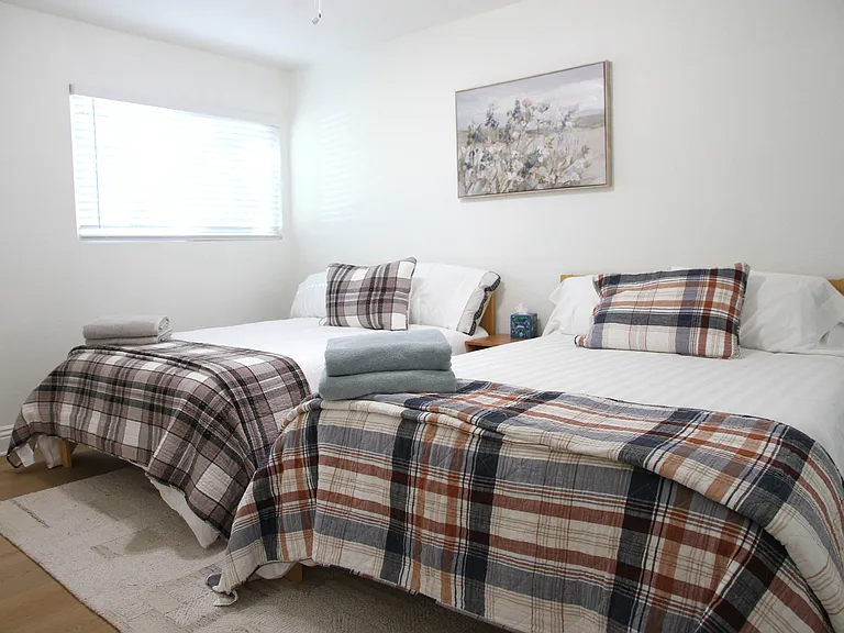 22309 Leadwell St — Photo 8