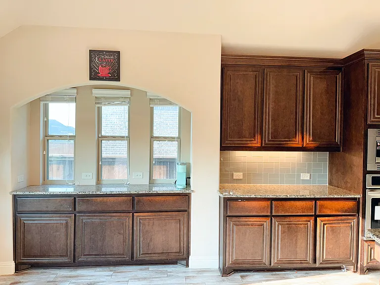 1507 Eminence Ln — Photo 8