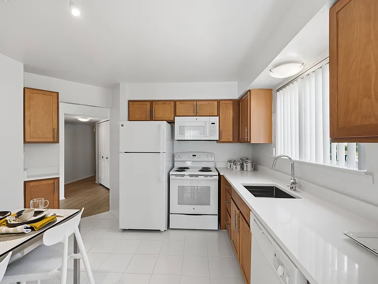 Aldingbrooke Apartments — Photo 8