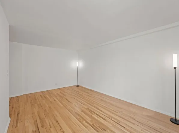 1577 East 17th Street image 11 of 24