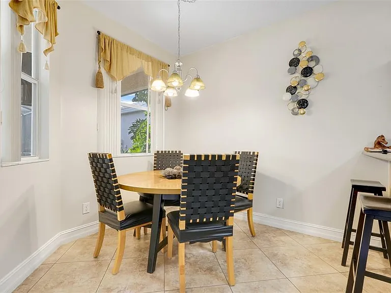 216 Montara Dr — Photo 8