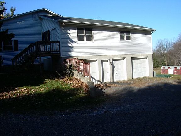 lower level 2.5 car garage