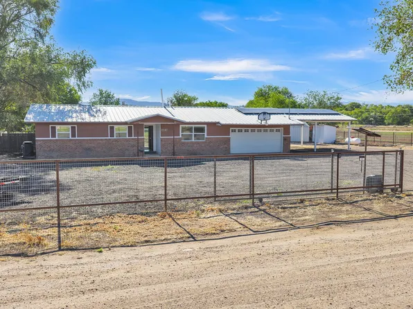 11 Coyote Ln, Los Lunas, NM 87031