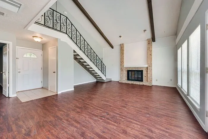 3 bed, 2.0 bath, 1730 sqft, $1,995 — Photo 4