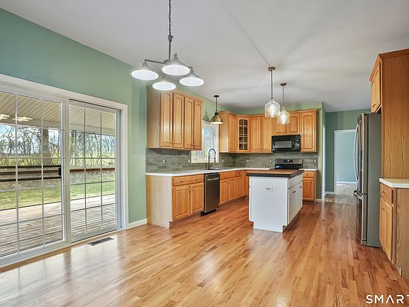 5th image of 72 Perry Hill Road