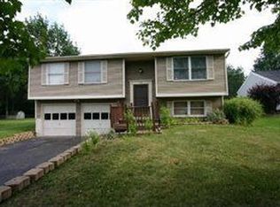 107 Thistlewood Ln, Spencerport, NY 14559