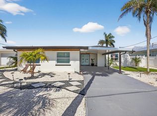 16111 5th St E, Redington Beach, FL 33708