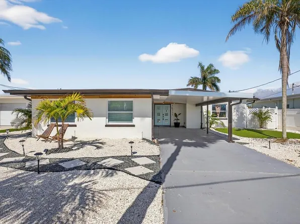 16111 5th St E, Redington Beach, FL 33708