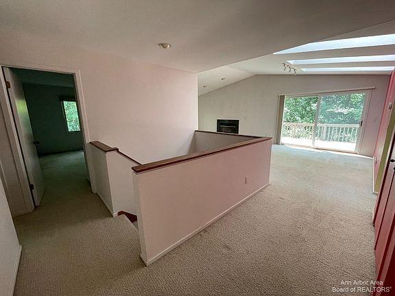 3rd image of 543 Woodgrove Dr