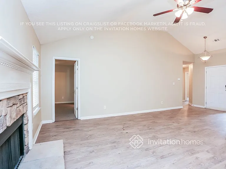 4890 Larkspur Ln — Photo 4