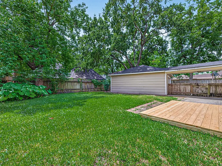 6715 Greenvale Ln — Photo 42