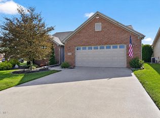 4240 Crystal Ridge Dr E, Maumee, OH 43537