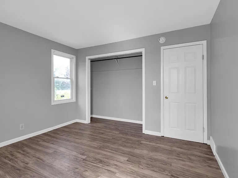 4 Hewitt Ave #1 — Photo 9