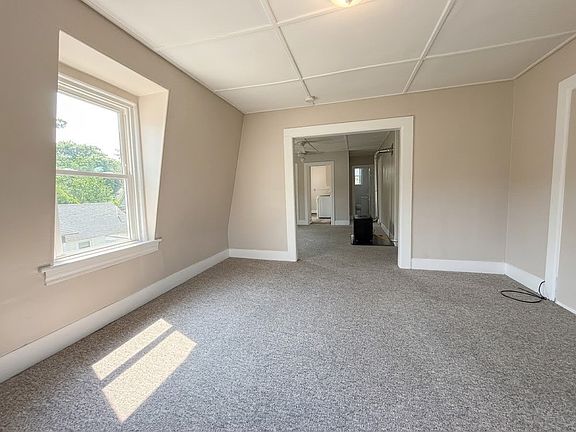 4th image of 117 Bridge St #3