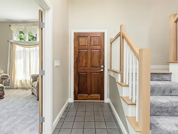 3rd image of 118 Derwyn Dell Way