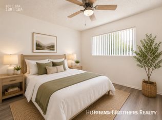 18522 Clark St APT 4, Tarzana, CA 91356