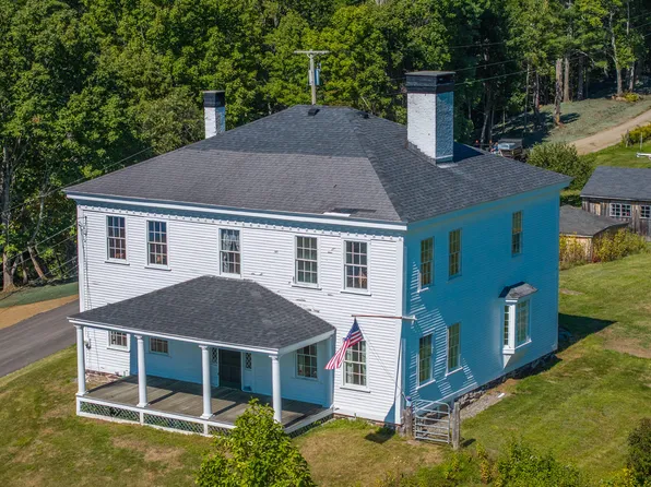 3 S Cobbtown Road, Lincolnville, ME 04849