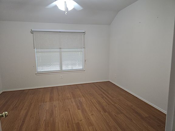 5th image of 5811 Vinemont Ln
