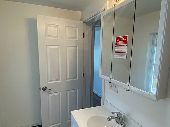 5th image of 125 Wall St APT 2
