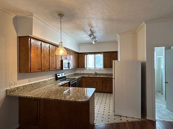 5th image of 2832 Westwood Ave