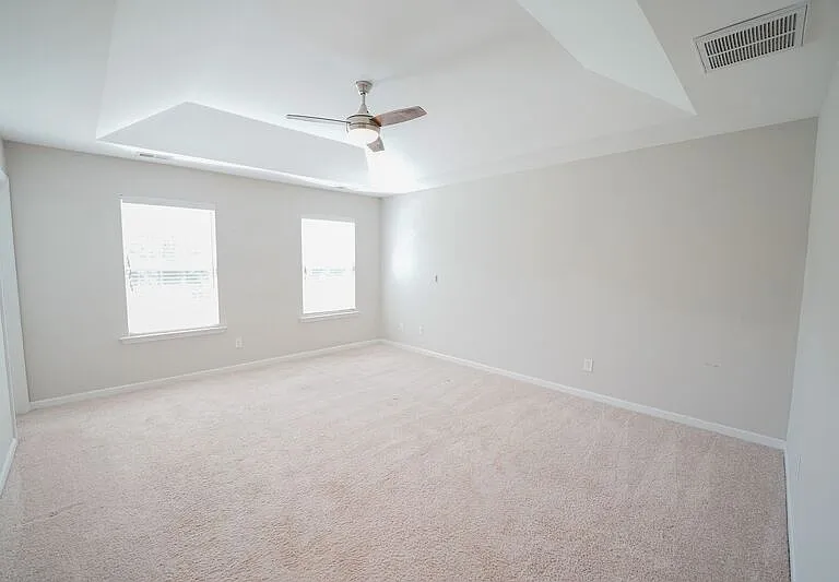 215 Shelton St — Photo 18