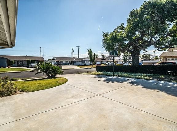 3rd image of 6777 Whitman Dr