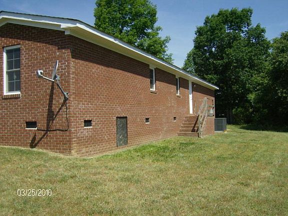 4th image of 131 Andrea Ln