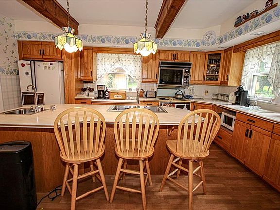 5th image of 491 Fairmount Ave