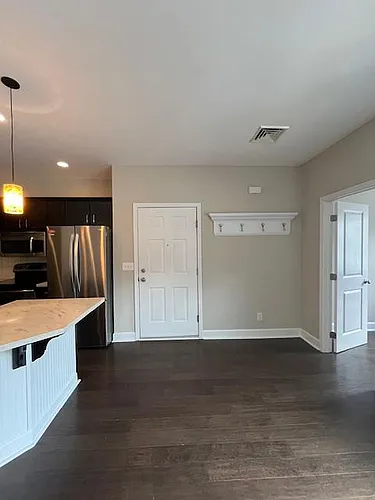 18 Lancaster Pl Photo 1