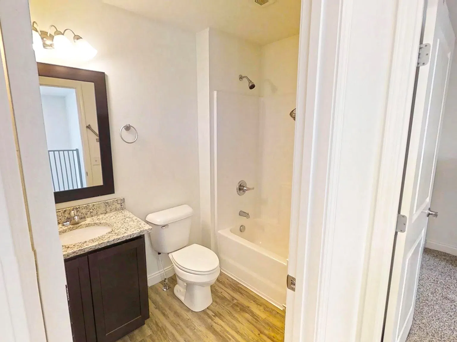 204 S Fifth St - 201 — Photo 3