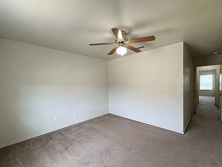 152 Ryan Cir #B — Photo 8