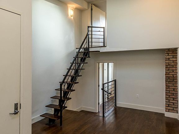 2nd image of 179 Maujer St APT 4R