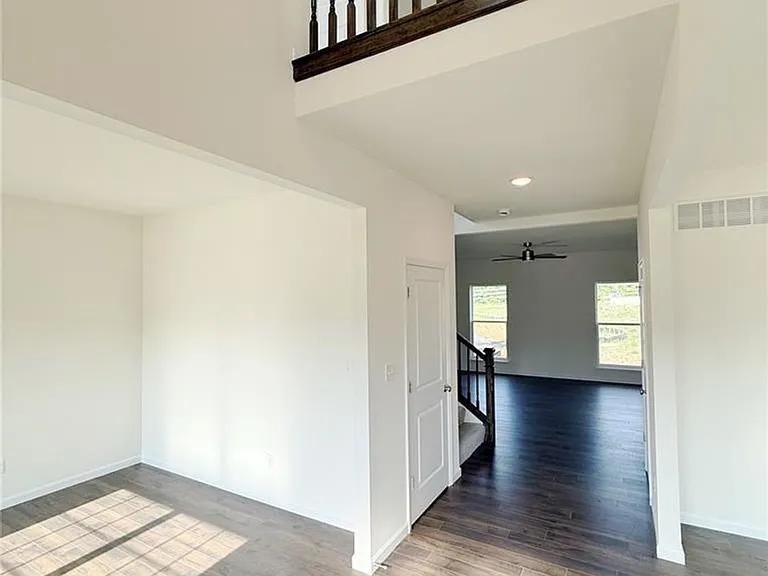 302 Windmill View Ct — Photo 7
