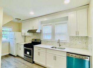 23 Dartmouth St, Quincy, MA 02169