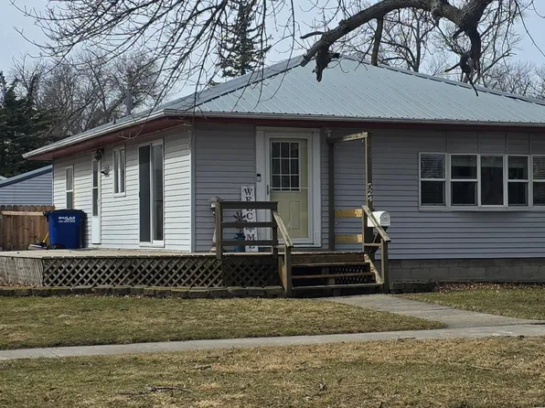 524 1st Ave SE, Wells, MN 56097