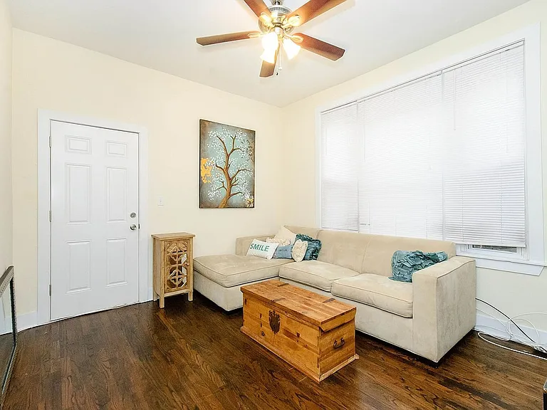 2110 W Division St #3R — Photo 10