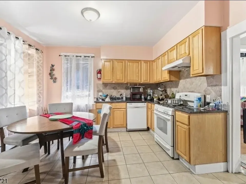 320 Westfield Ave #2