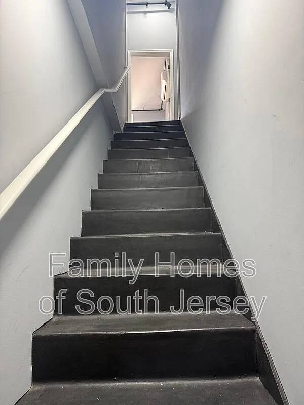 Studio, 2.0 bath, 600 sqft, $890 — Photo 2
