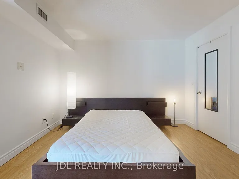 111 Elizabeth St #1037 — Photo 17