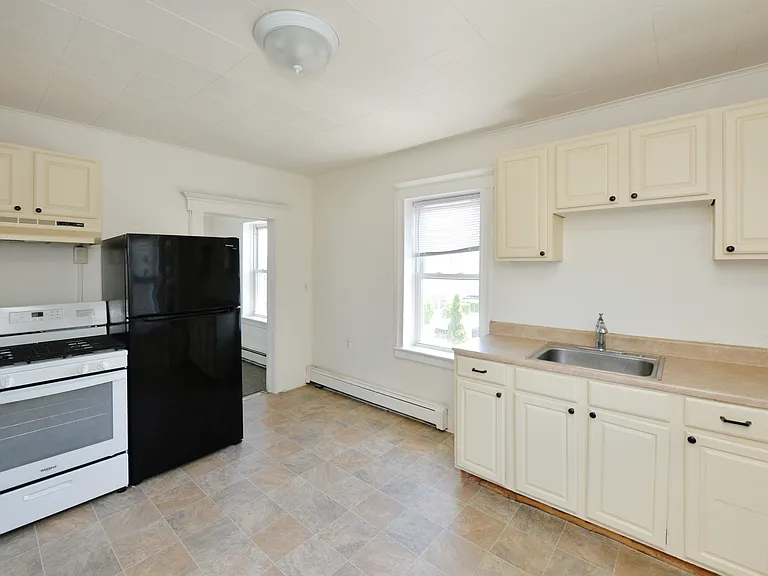 39 Lodi St #2 — Photo 8